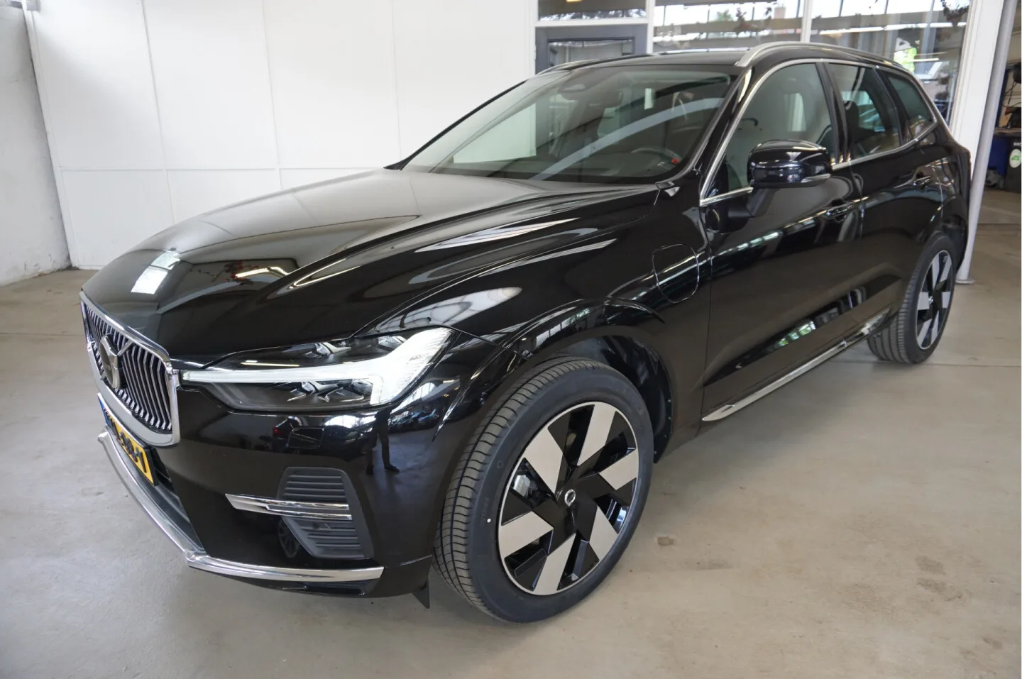 Volvo XC60 (2023) — foto 1