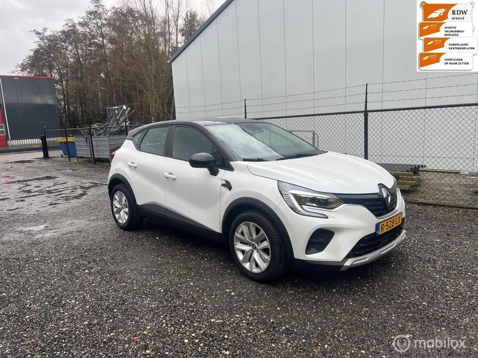 Renault Captur (2022) — foto 1