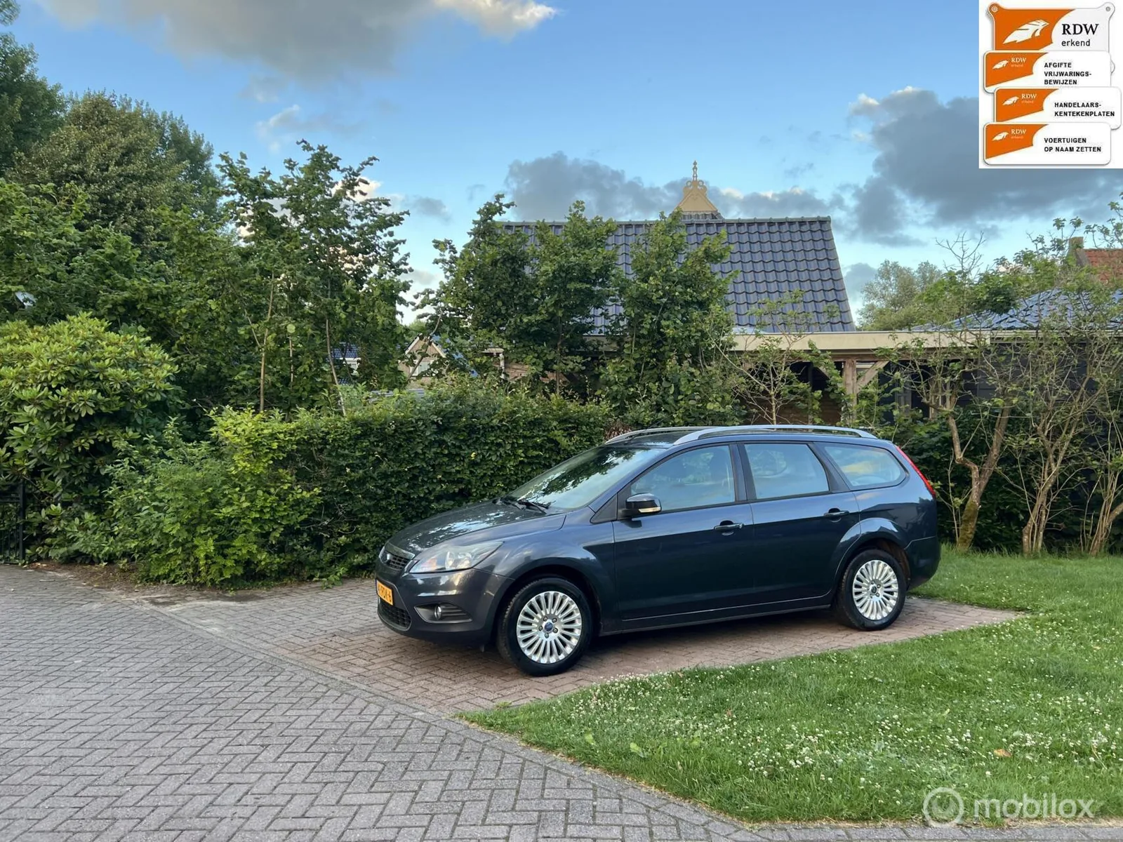 Ford Focus (2011) — foto 1
