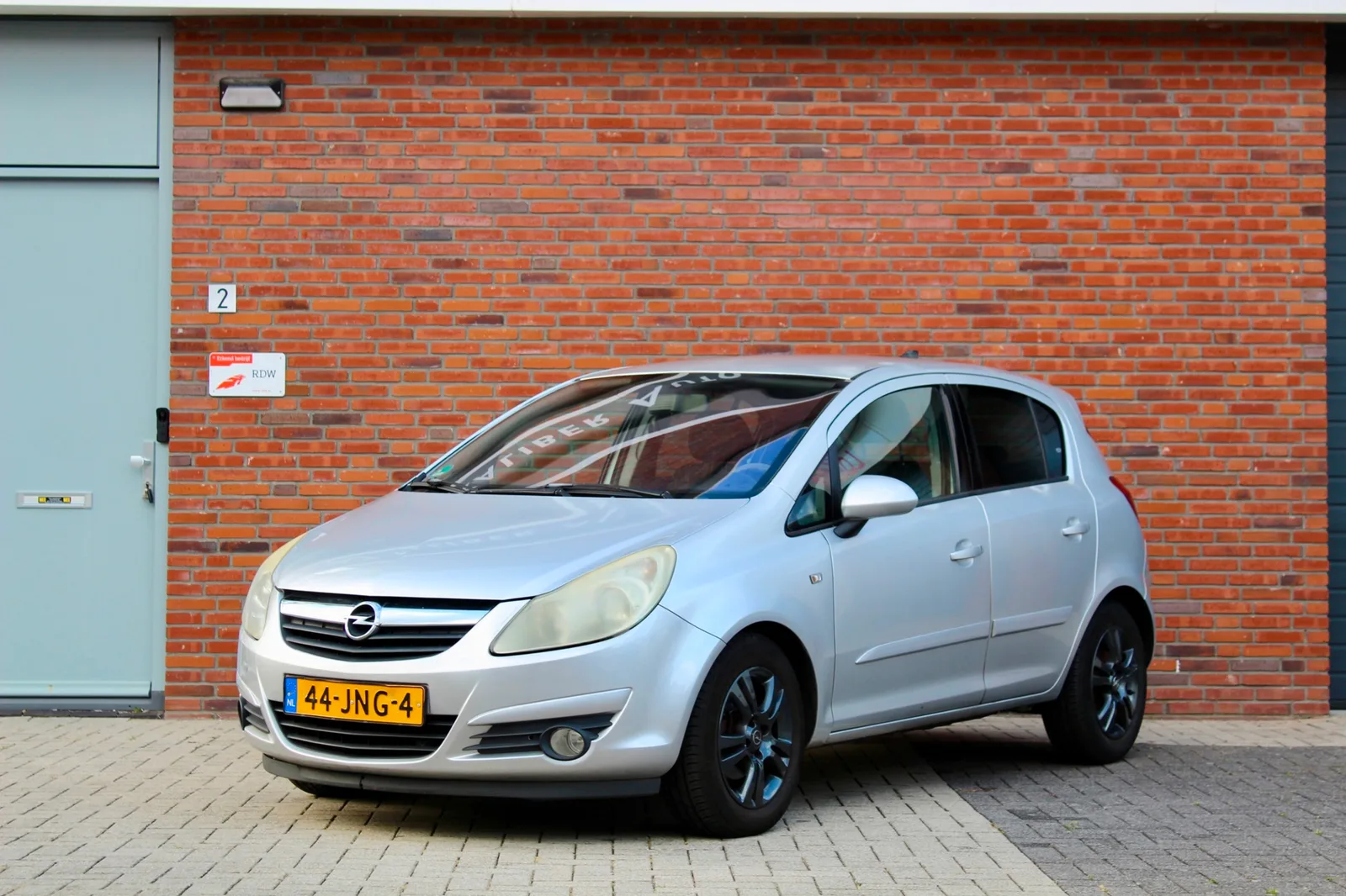 Opel Corsa (2009) — foto 1