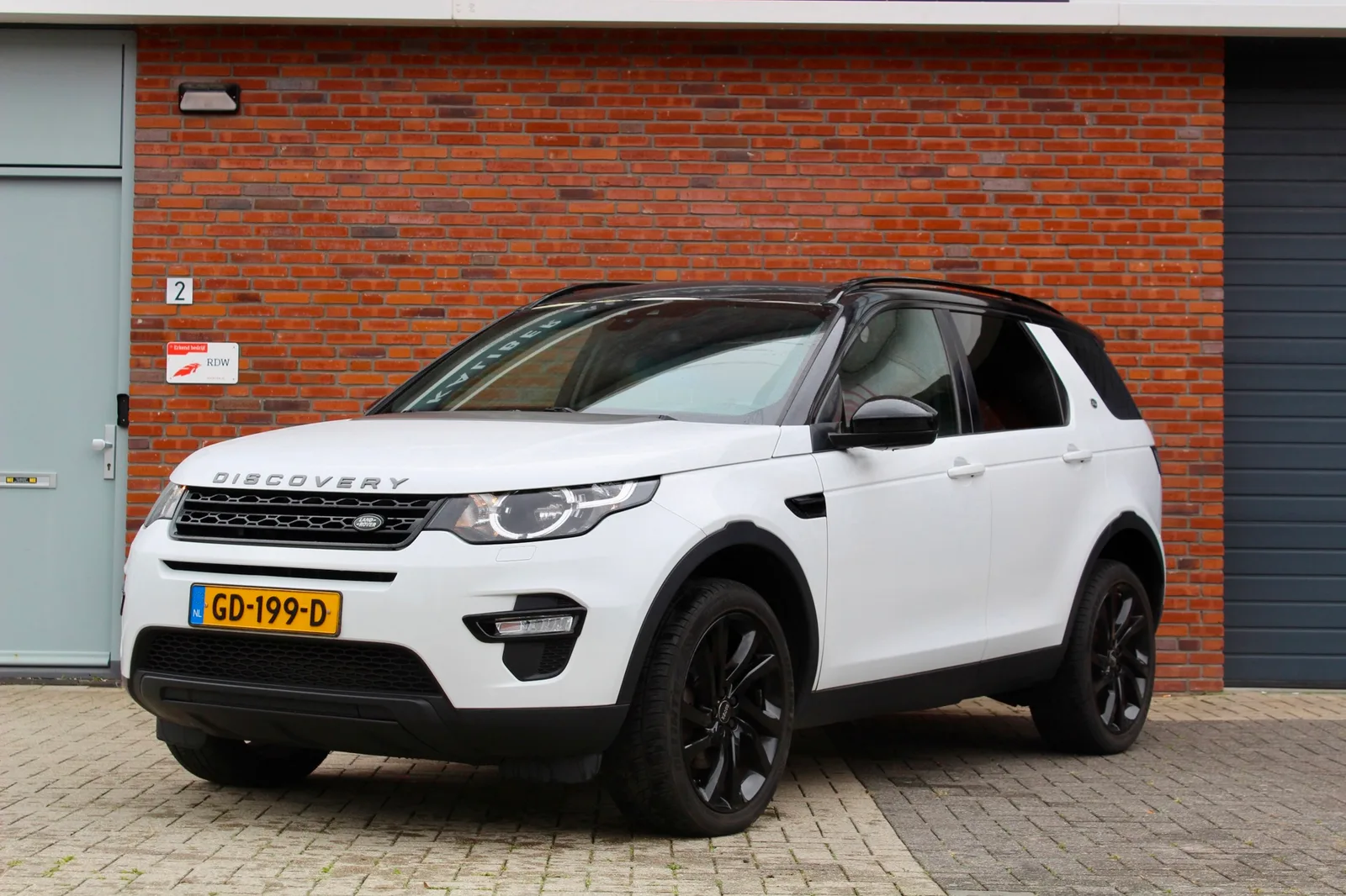 Land Rover Discovery Sport (2015) — foto 1