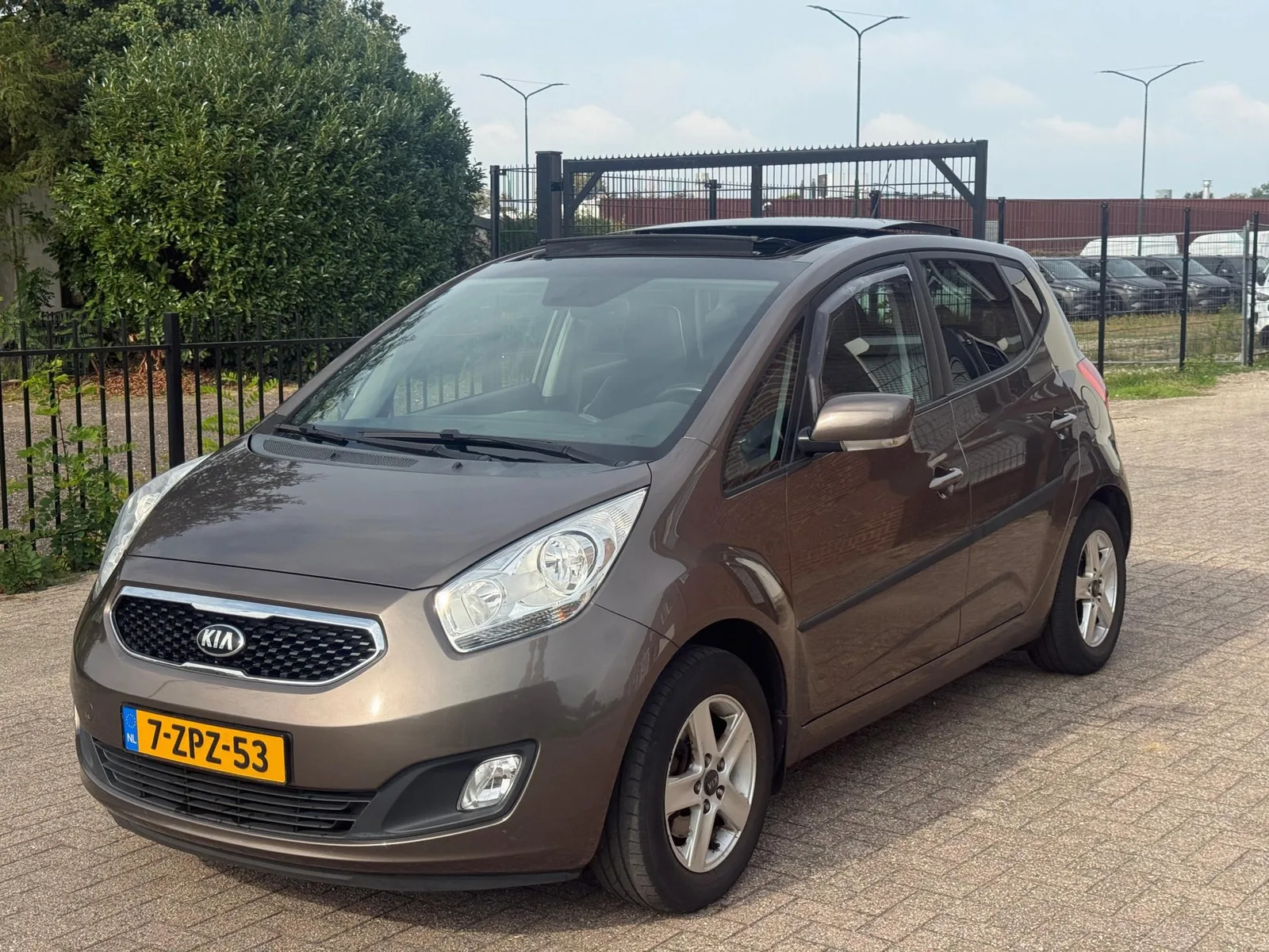 Kia Venga (2015) — foto 1