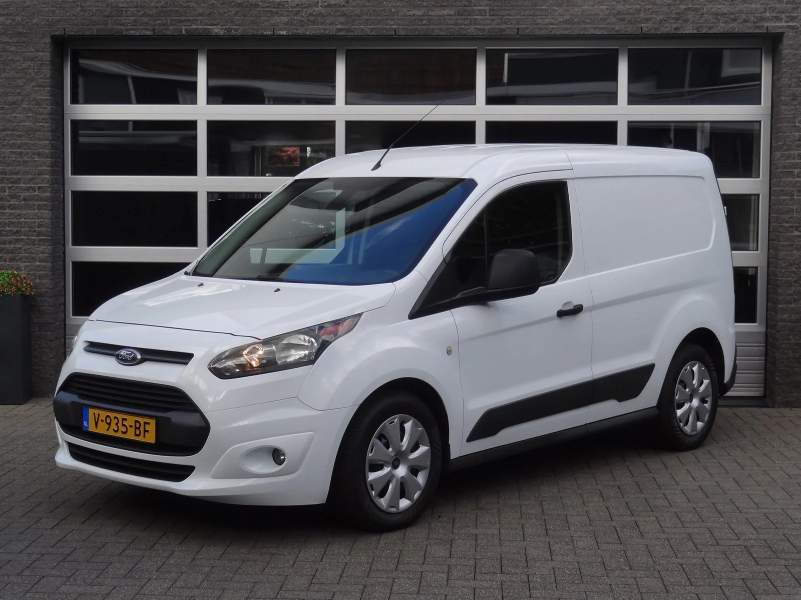Ford Transit Connect (2016) — foto 1