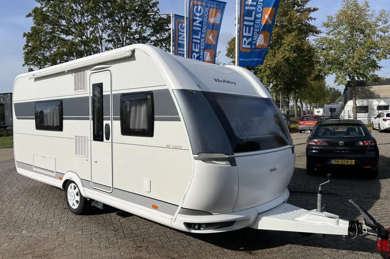 Hobby De Luxe (2023)