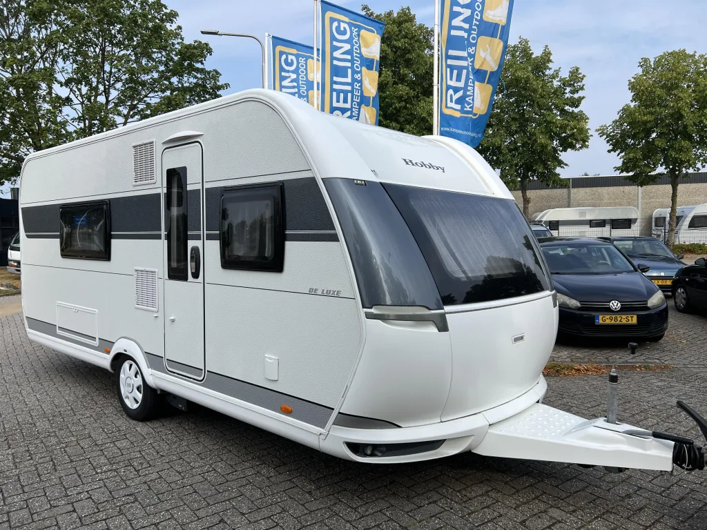 Hobby De Luxe (2023) — foto 1