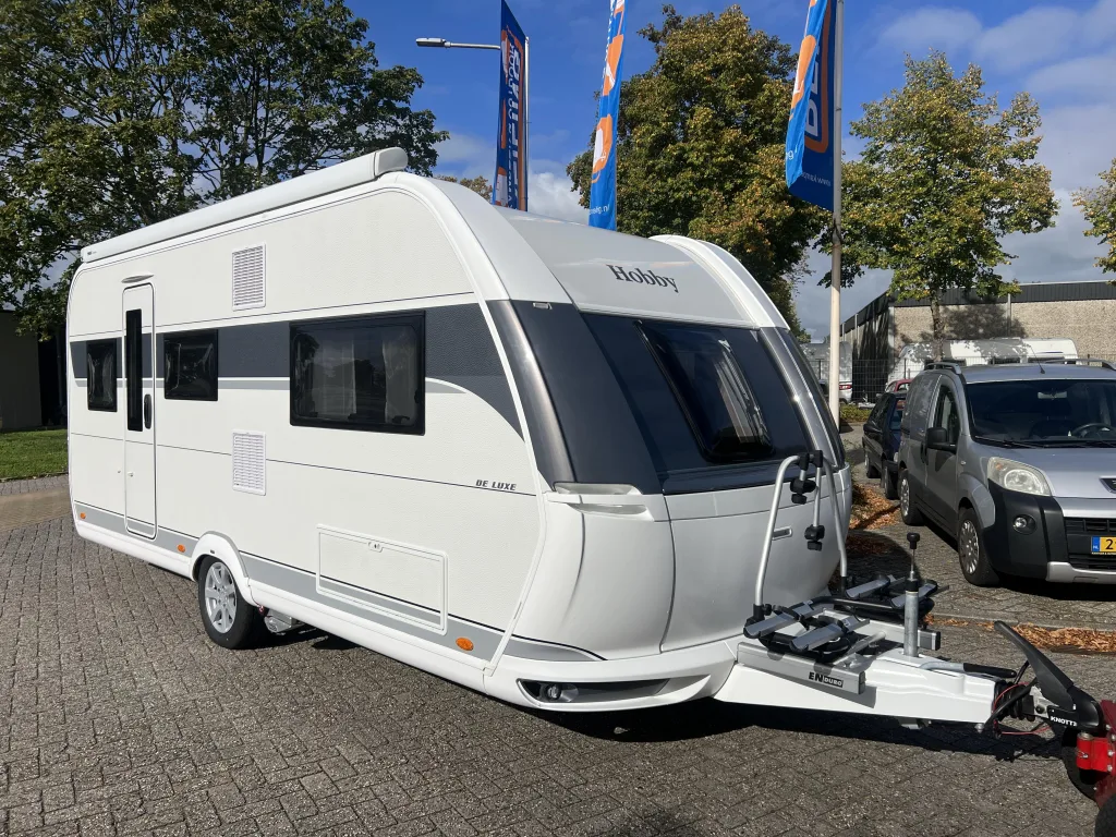 Hobby De Luxe (2024) — foto 1