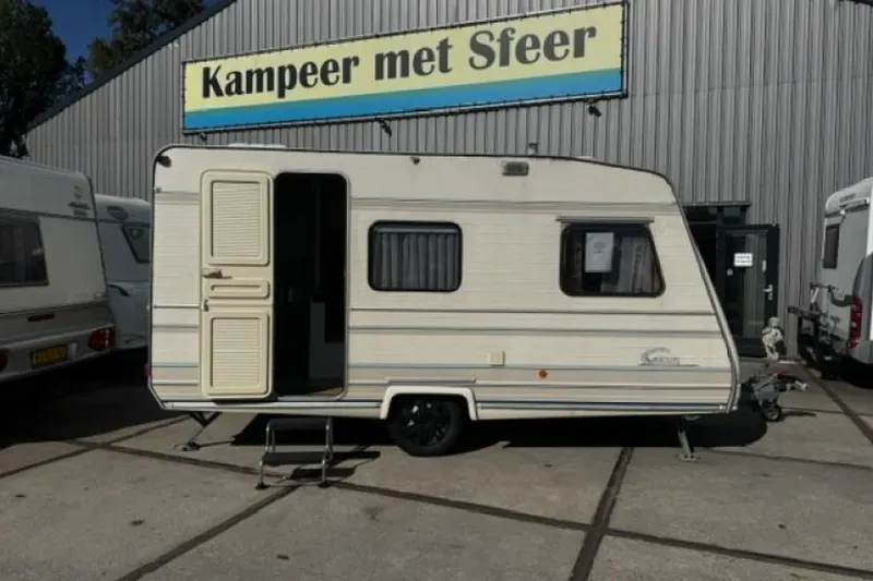 Caravelair Coral (1995)