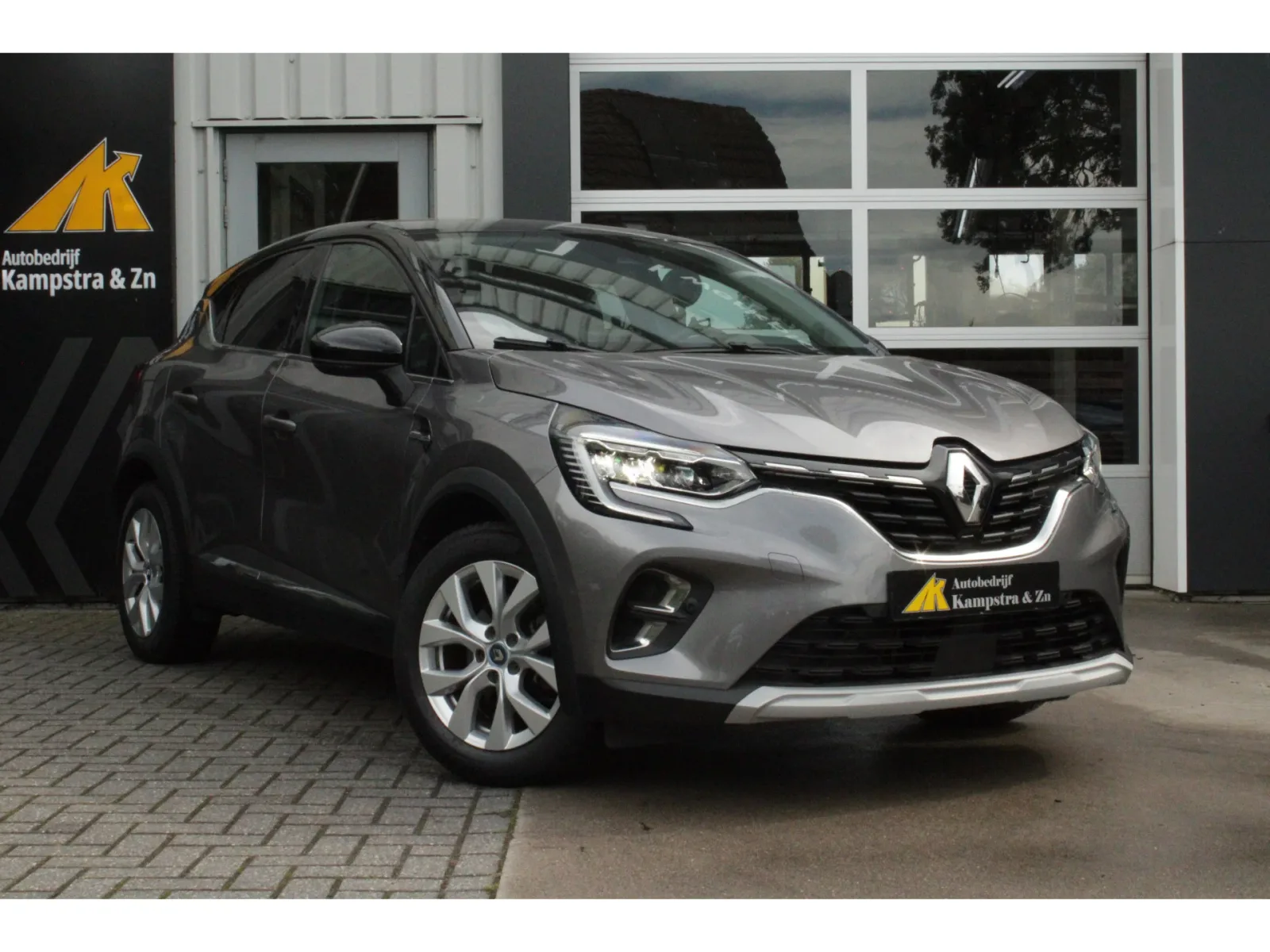 Renault Captur (2021) — foto 1