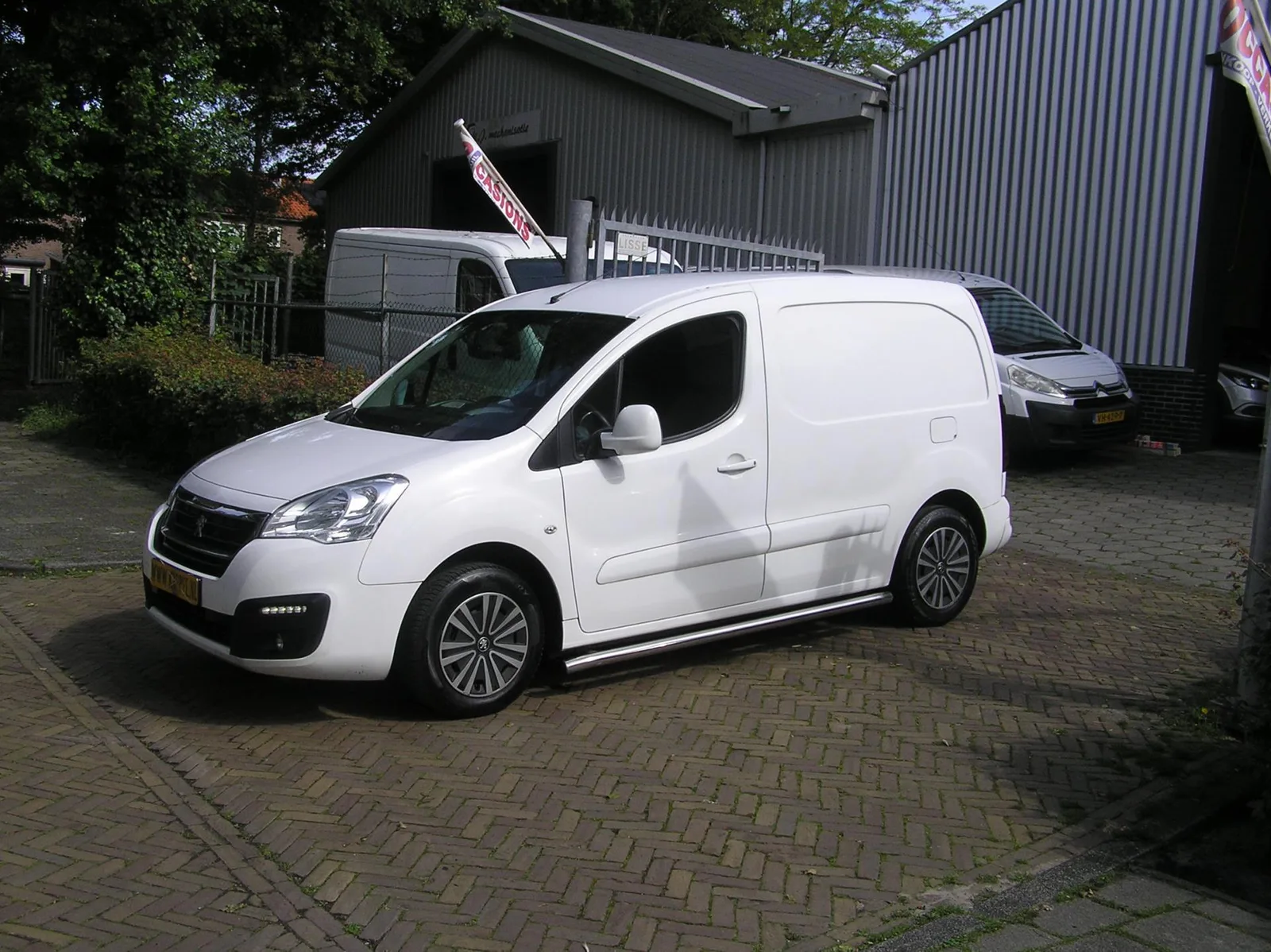 Peugeot Partner (2016) — foto 1