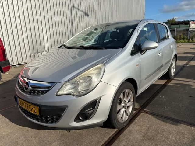 Opel Corsa (2012) — foto 1