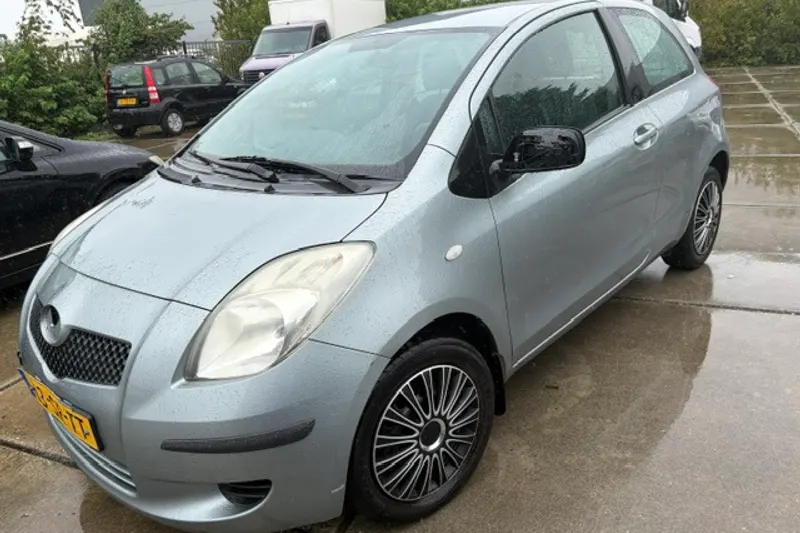 Toyota Yaris (2006)