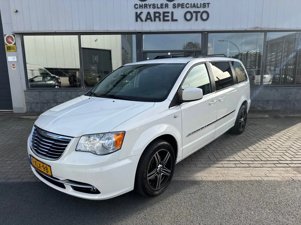Chrysler Town and Country (2012) — foto 1