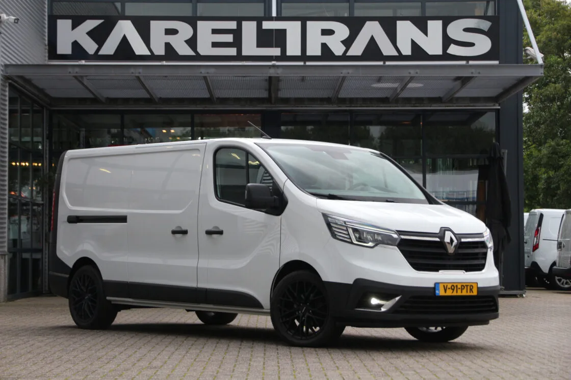 Renault Trafic (2023) — foto 1