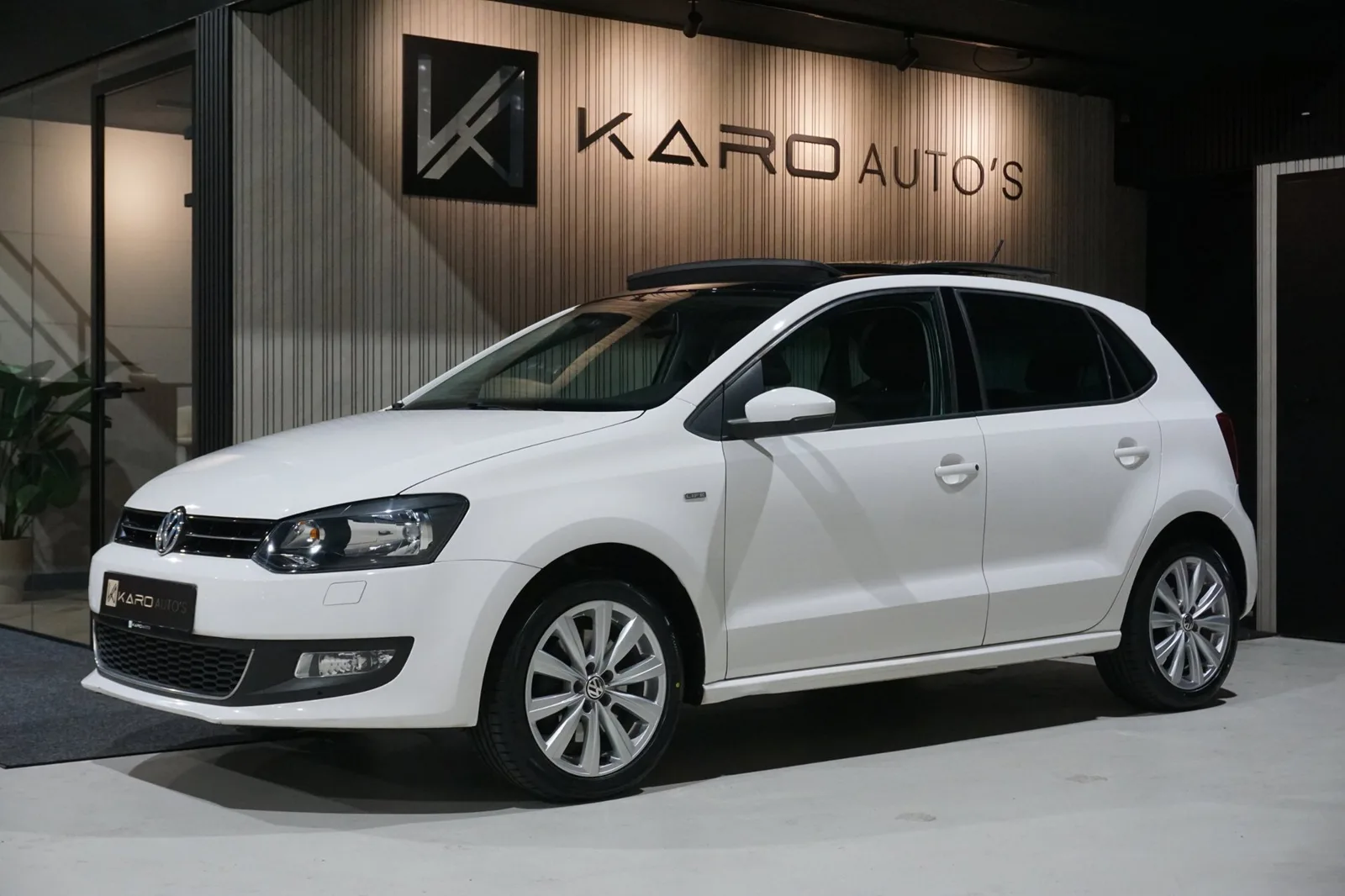 Volkswagen Polo (2012) — foto 1