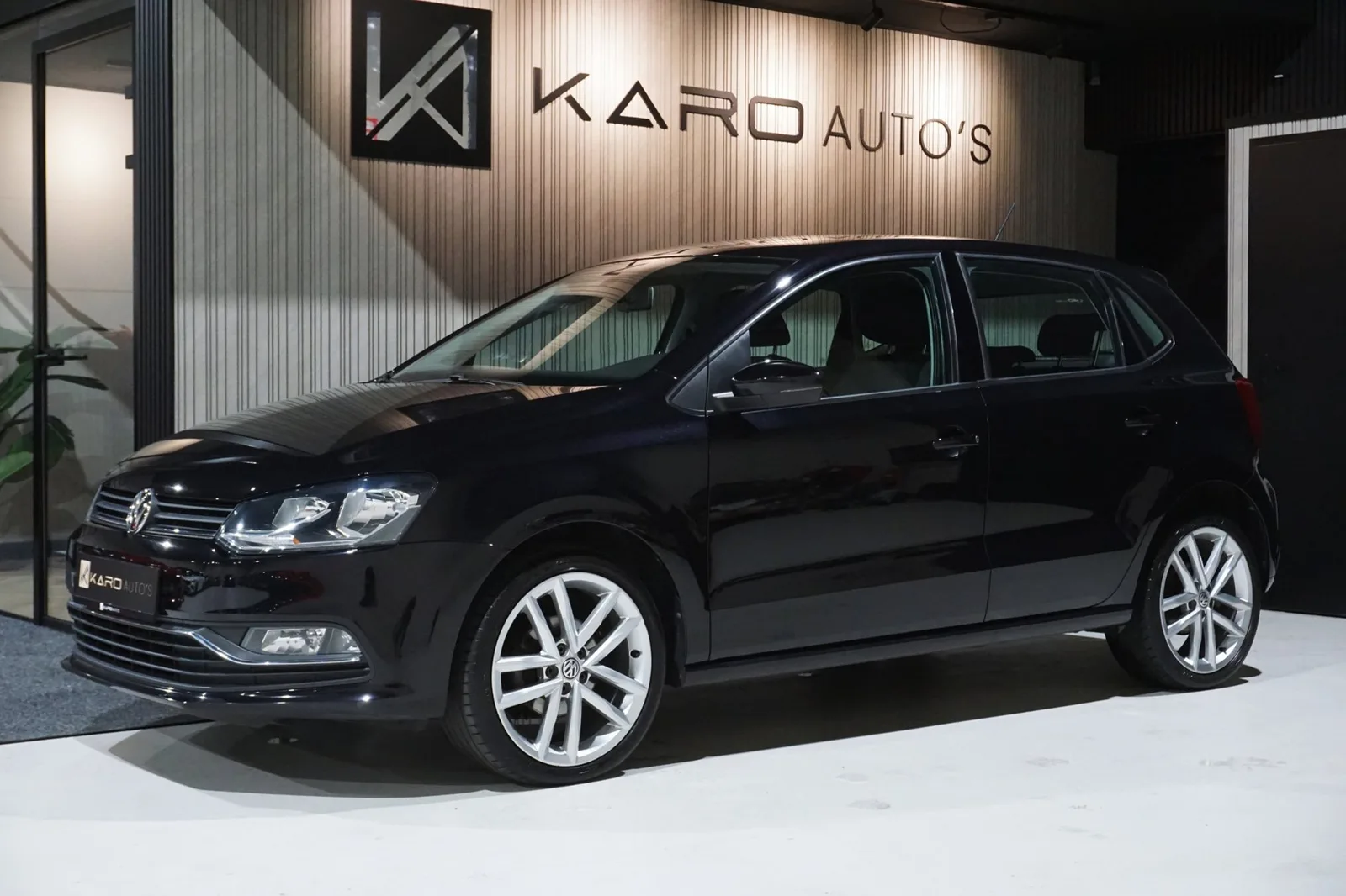 Volkswagen Polo (2015) — foto 1