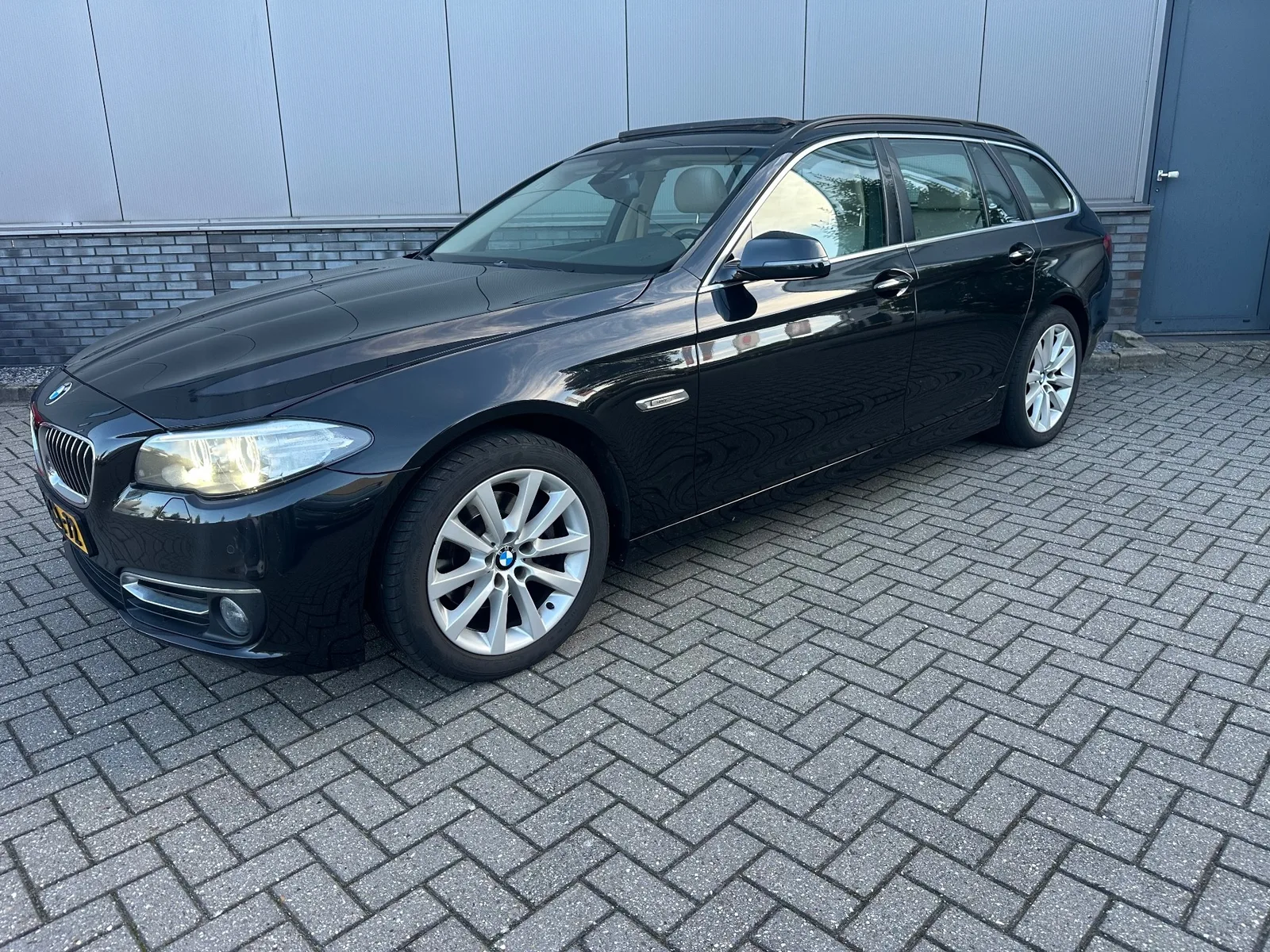 BMW 5-Serie (2013) — foto 1