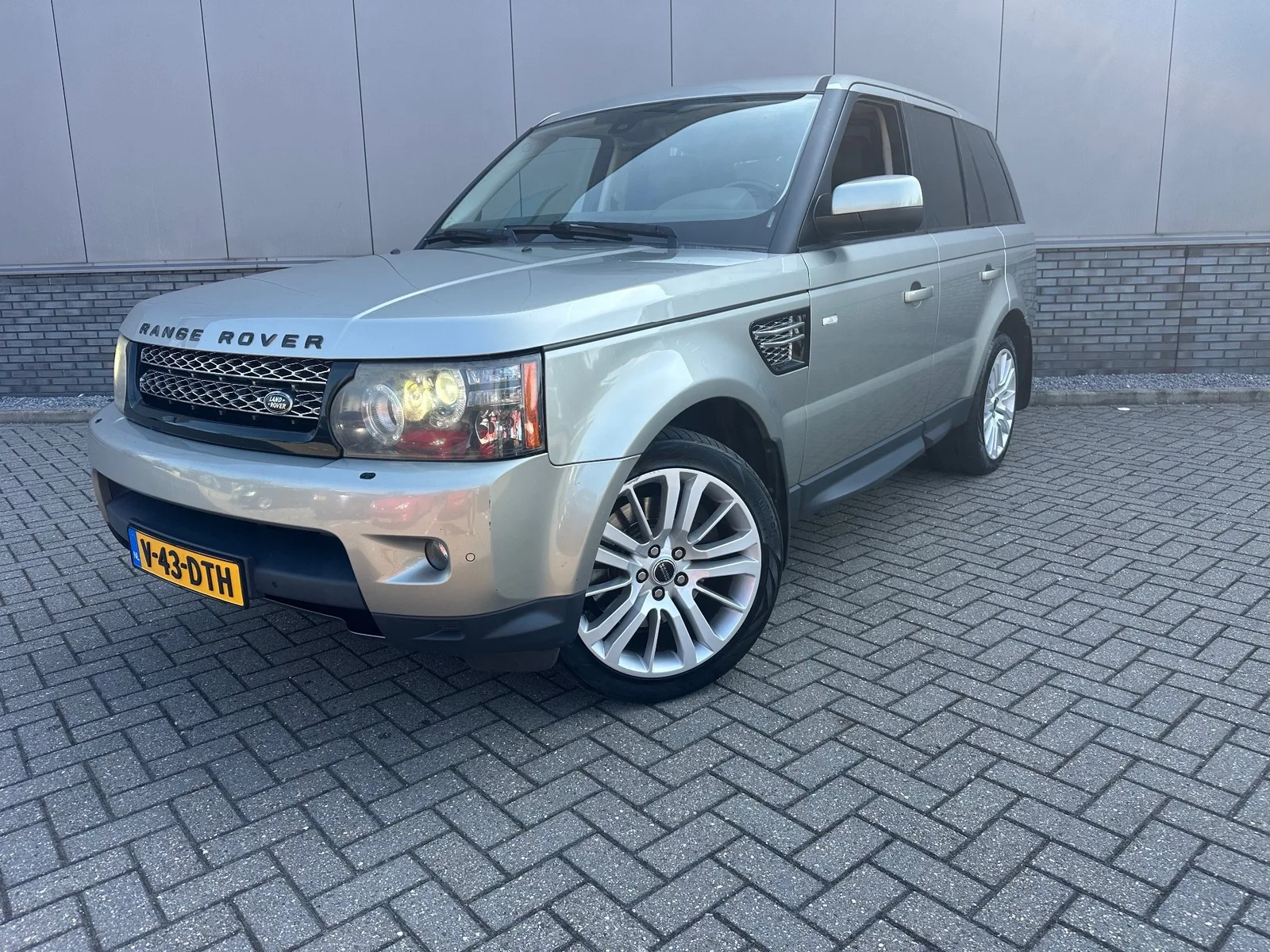 Land Rover Range Rover Sport (2012) — foto 1
