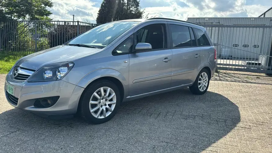 Opel Zafira (2008) — foto 1