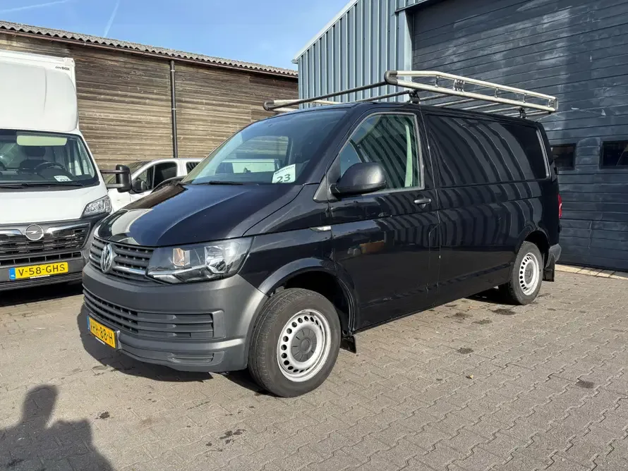 Volkswagen Transporter (2018) — foto 1