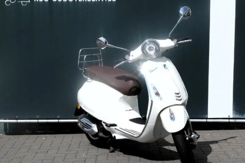 Vespa Primavera (2019)