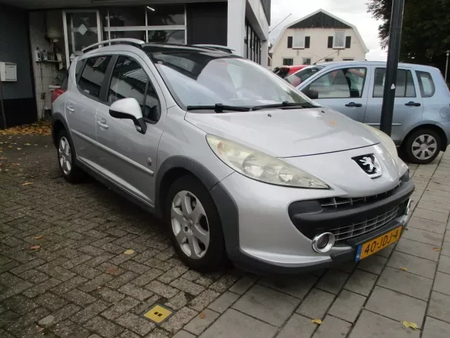 Peugeot 207 (2009) — foto 1