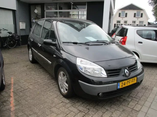 Renault Scénic (2004) — foto 1