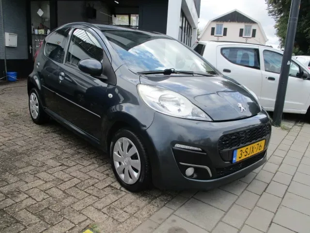 Peugeot 107 (2013) — foto 1