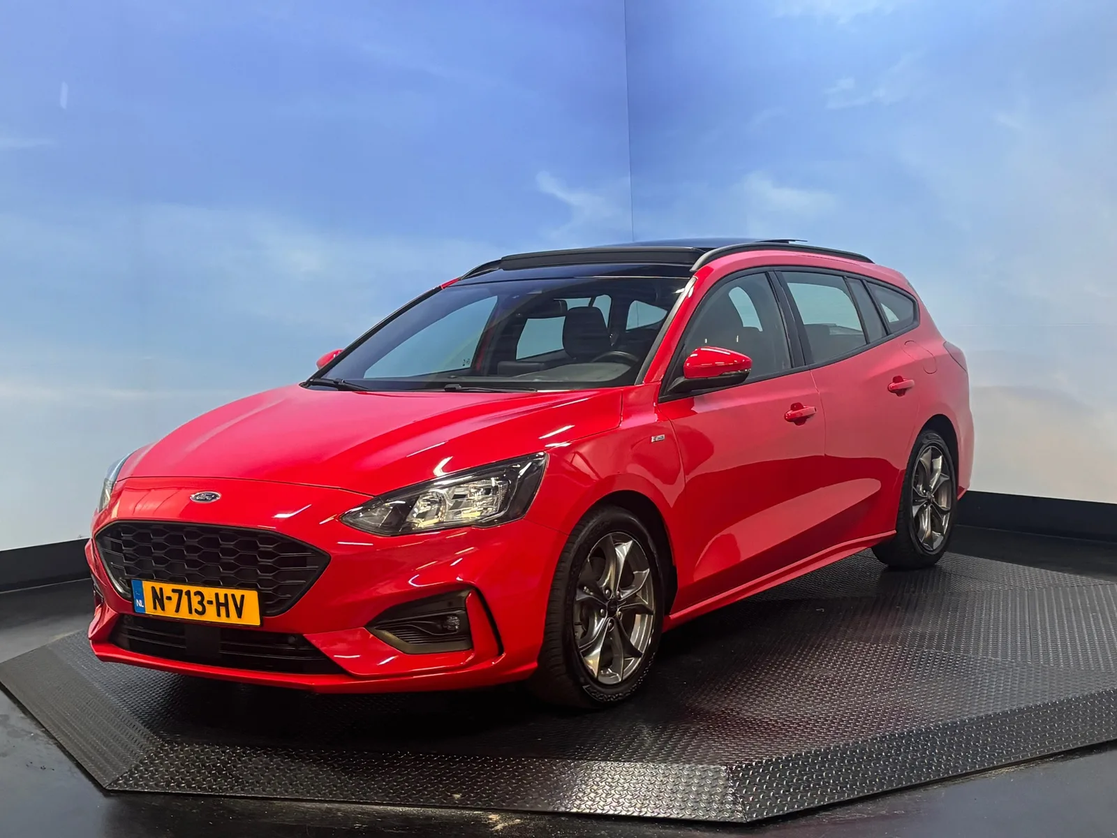 Ford Focus (2021) — foto 1