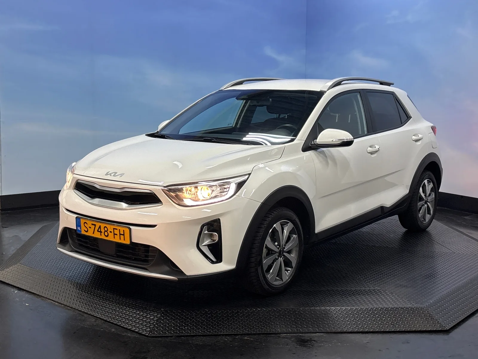 Kia Stonic (2023) — foto 1