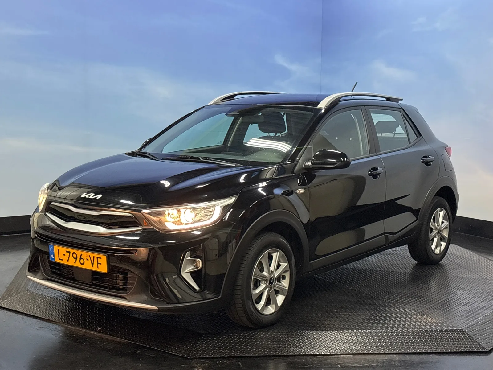 Kia Stonic (2021) — foto 1