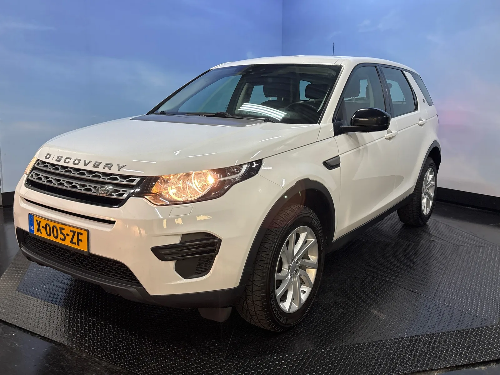 Land Rover Discovery Sport (2018) — foto 1