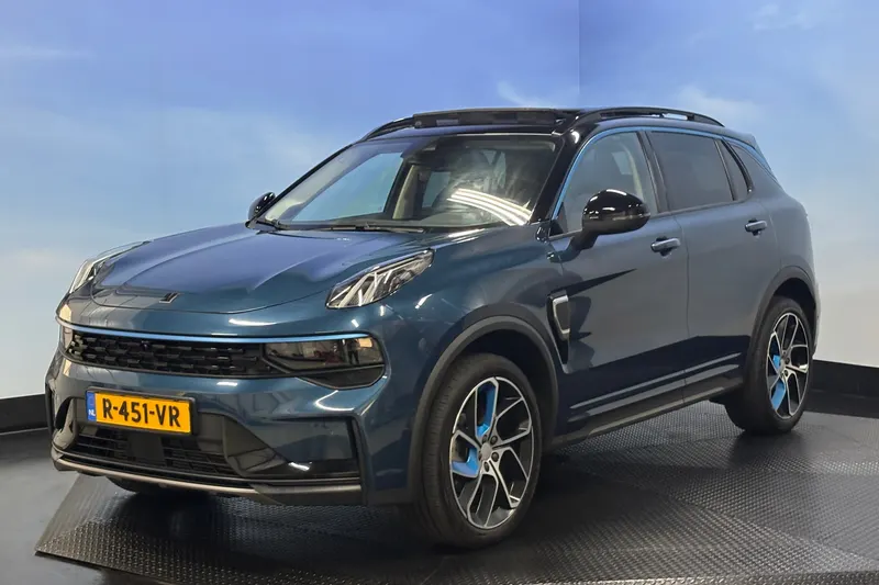 Lynk & Co 01 (2022)