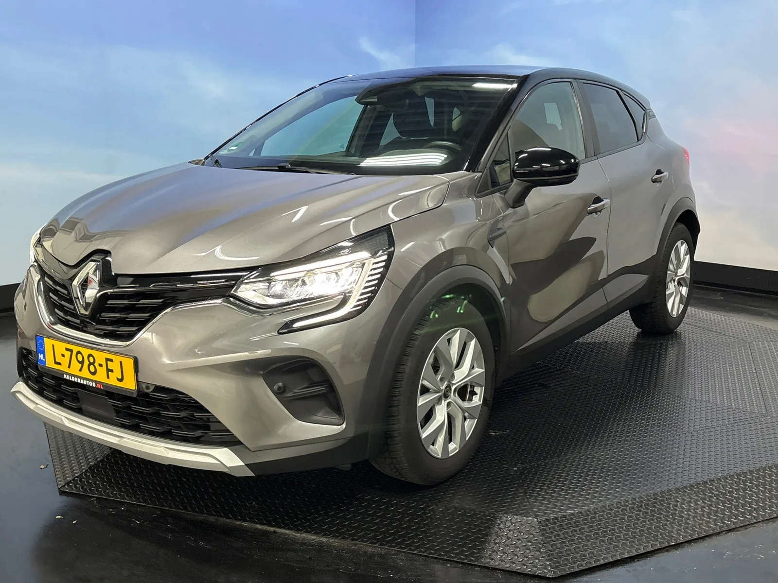 Renault Captur (2021) — foto 1