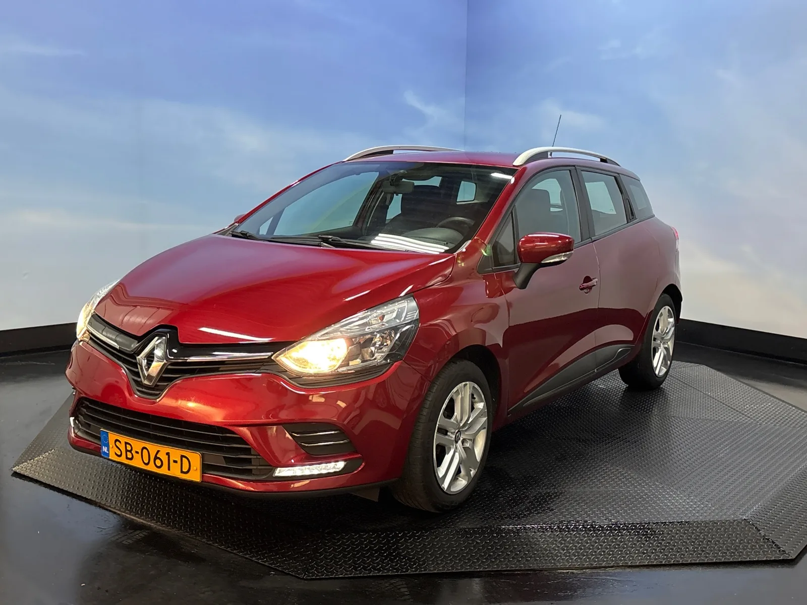 Renault Clio (2018) — foto 1