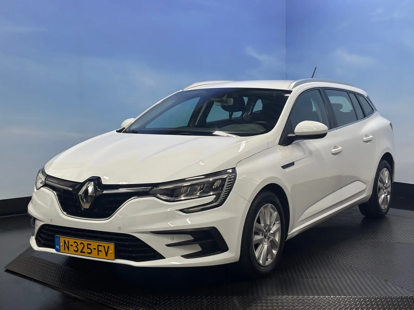 Renault Mégane (2021) — foto 1