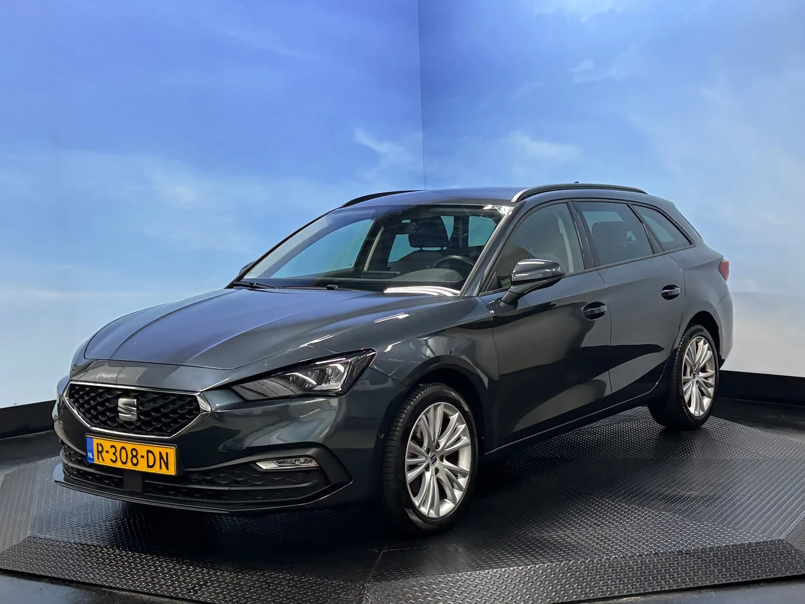 SEAT Leon Sportstourer (2022) — foto 1