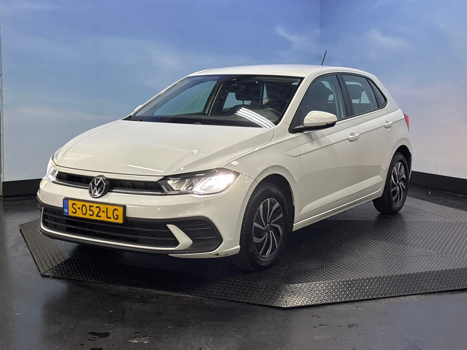 Volkswagen Polo (2023) — foto 1