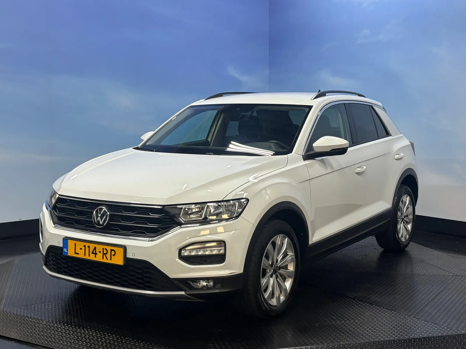 Volkswagen T-Roc (2021) — foto 1
