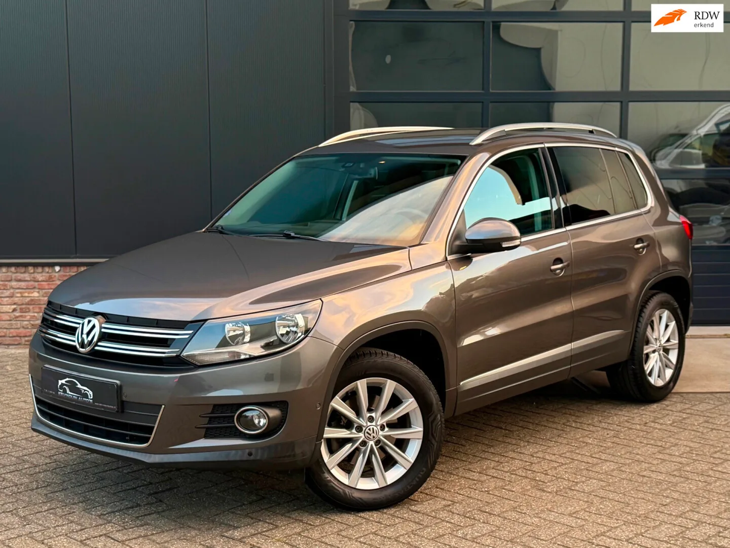 Volkswagen Tiguan (2012) — foto 1