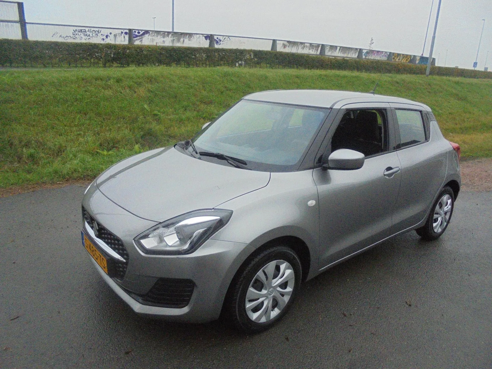Suzuki Swift (2023) — foto 1
