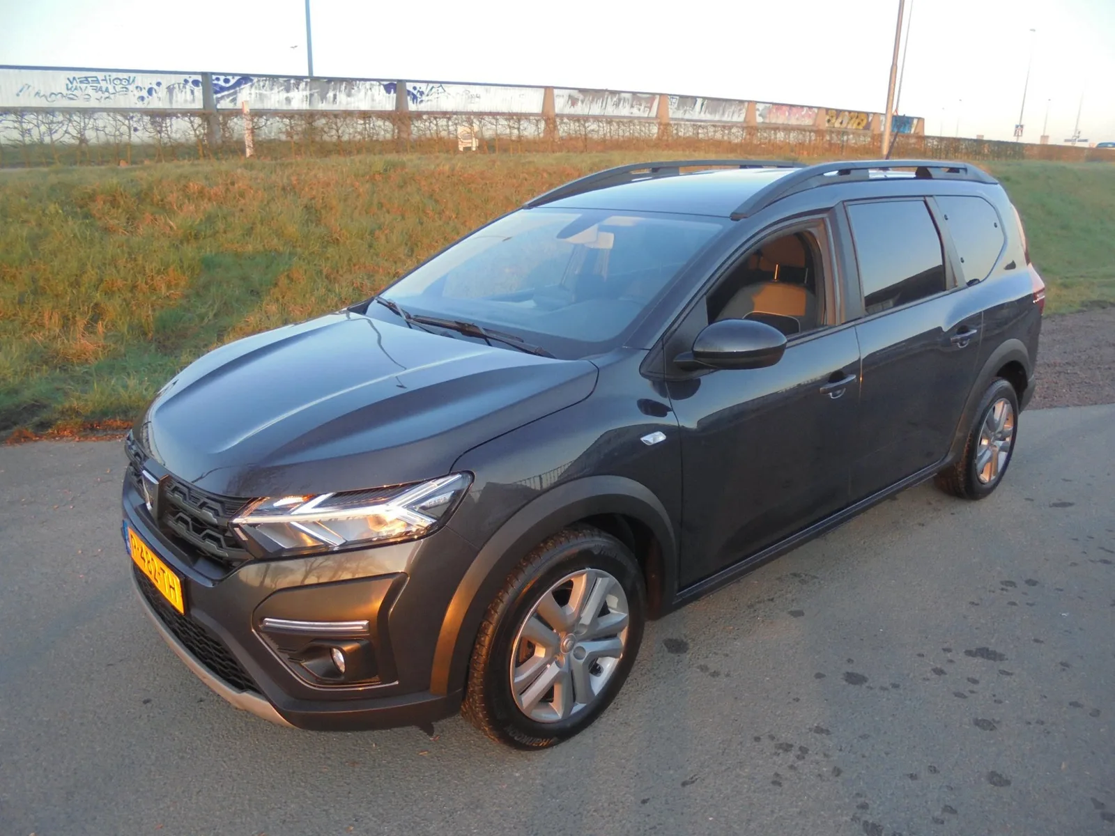 Dacia Jogger (2022) — foto 1