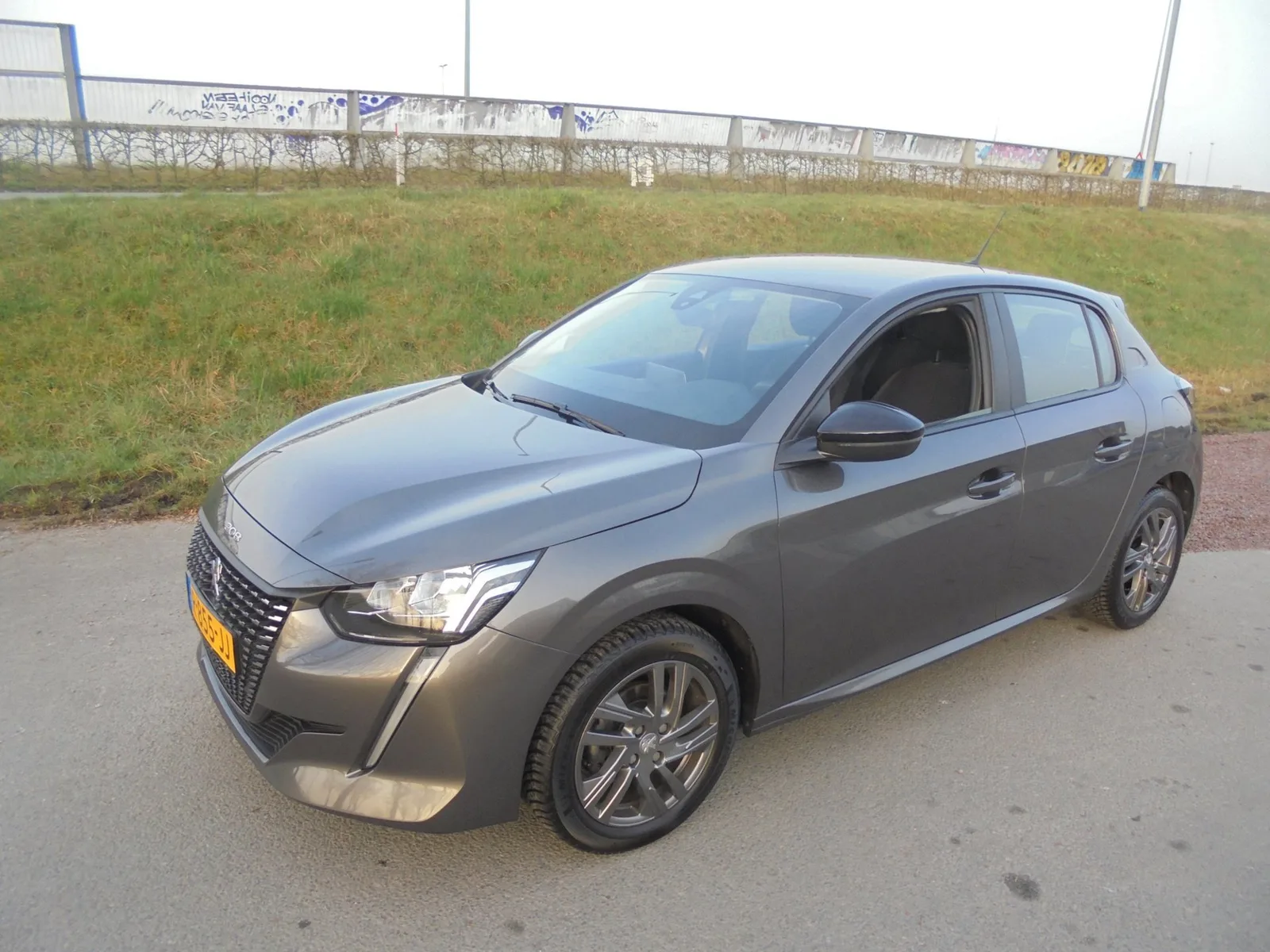 Peugeot 208 (2022) — foto 1