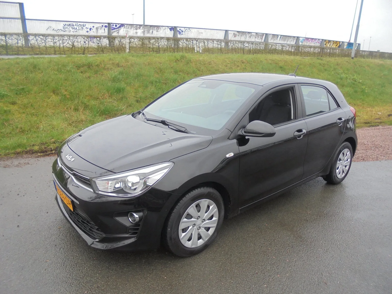 Kia Rio (2022) — foto 1