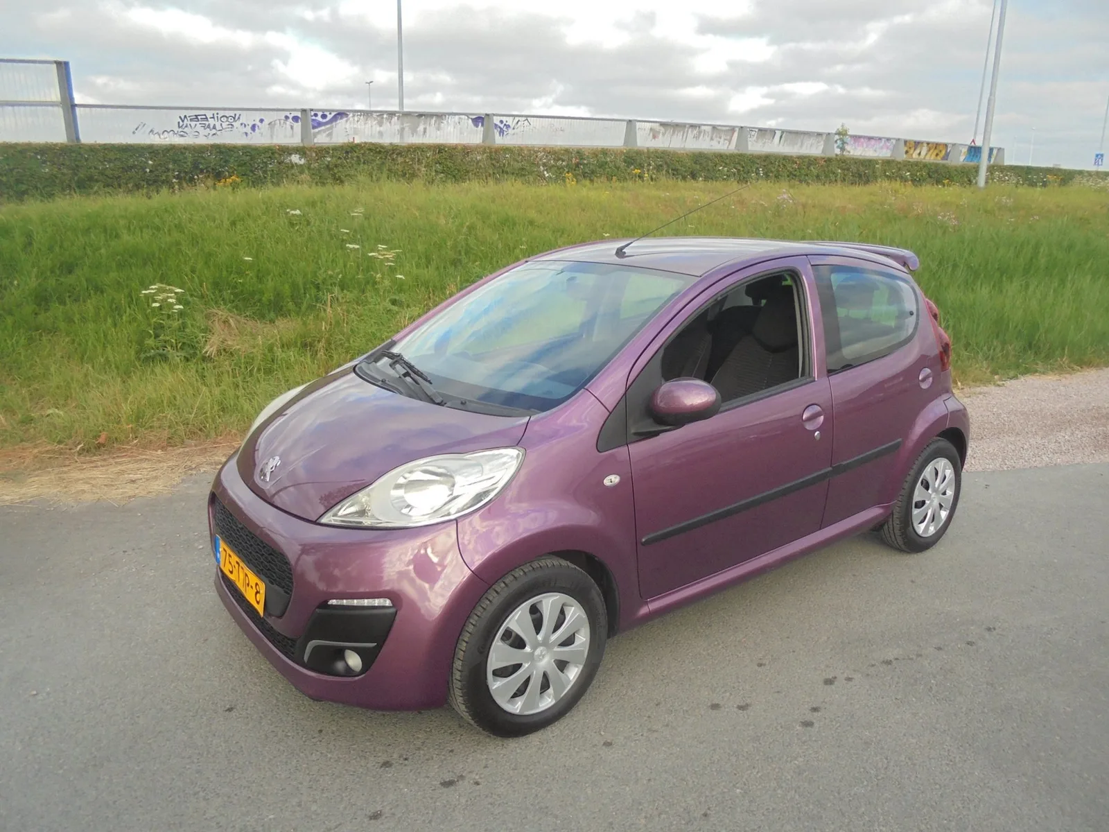 Peugeot 107 (2012) — foto 1