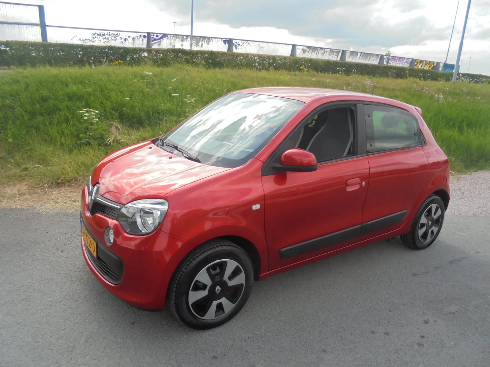 Renault Twingo (2018) — foto 1