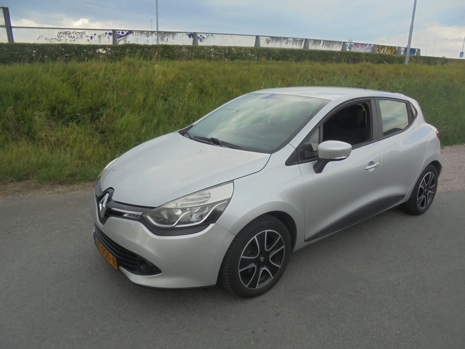 Renault Clio (2015) — foto 1