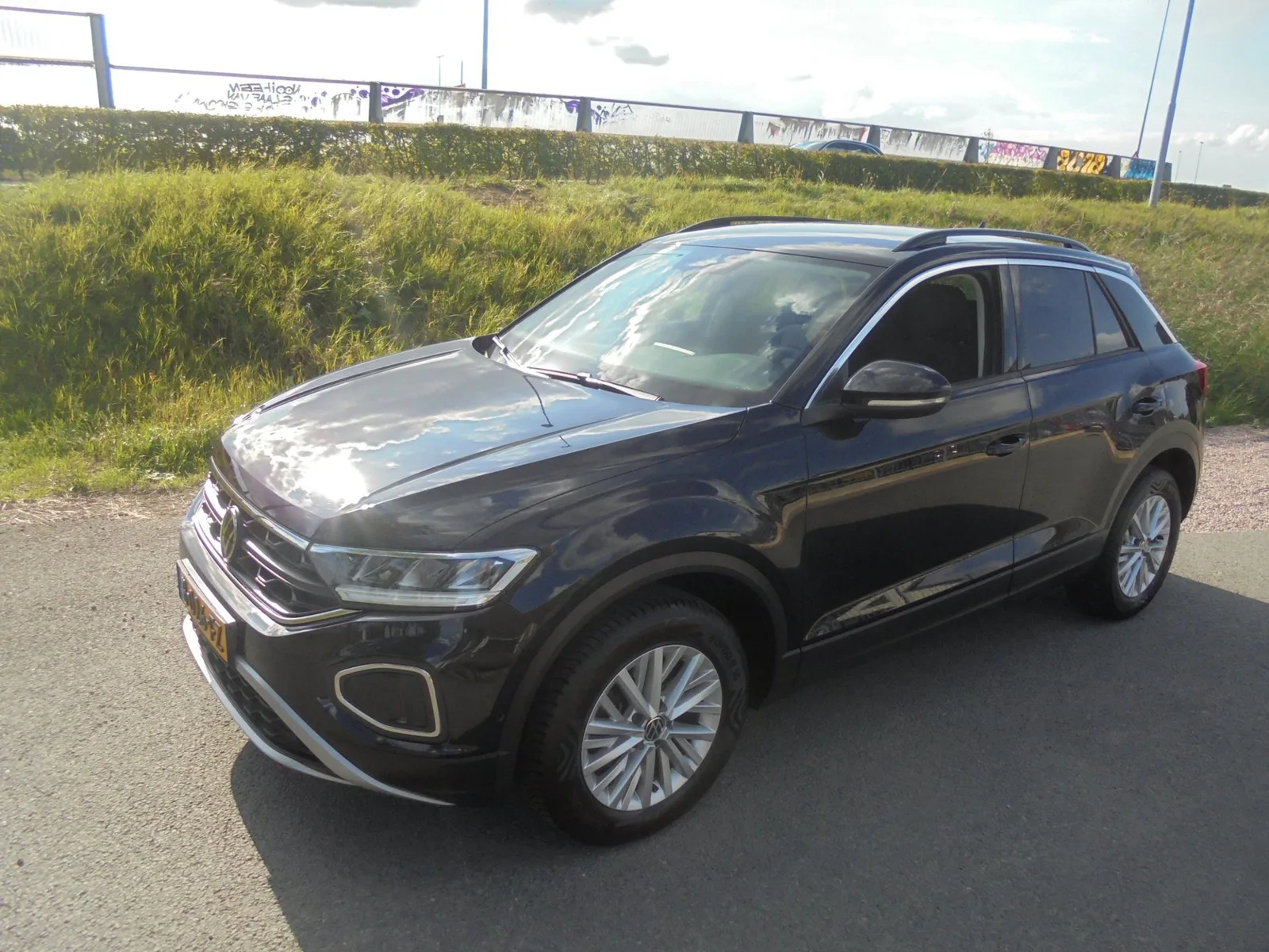 Volkswagen T-Roc (2022) — foto 1