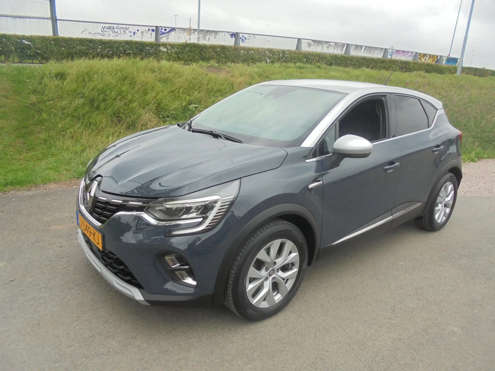 Renault Captur (2020) — foto 1