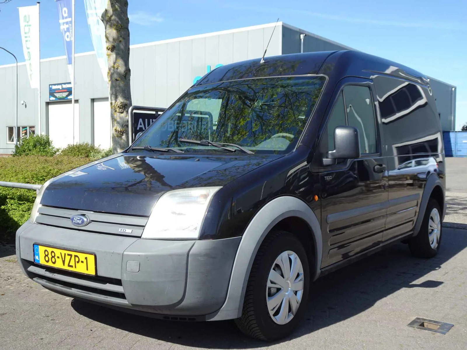 Ford Transit Connect (2009) — foto 1