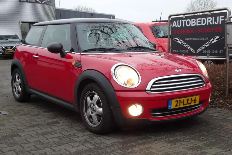 MINI One (2010)